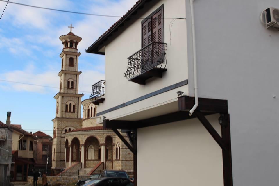 Hotel Bujtina E Bardhe Korce Exterior photo